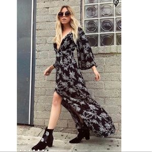 NWT Amuse Society Black Floral Vortex Dress Medium